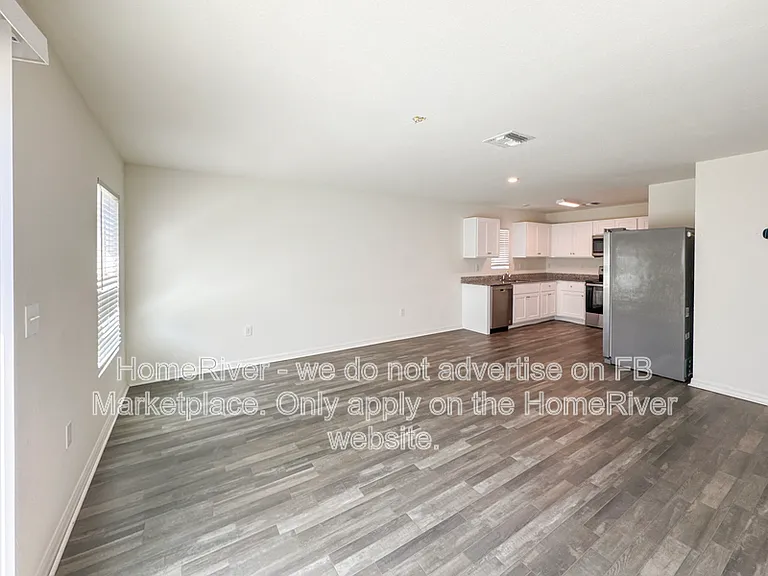 212 NW 1st St — Photo 8
