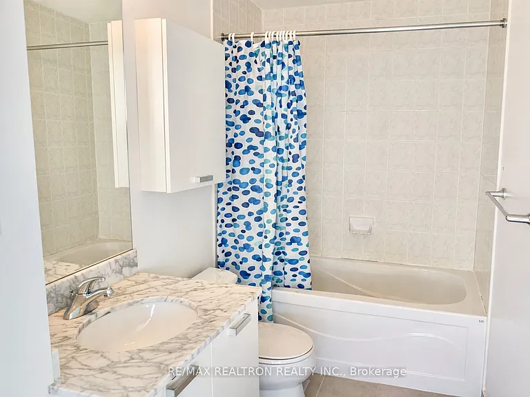 37 Grosvenor St #3403 — Photo 7