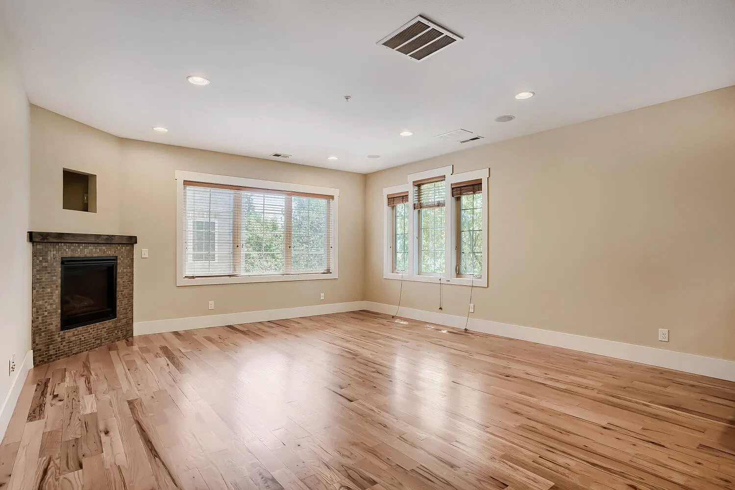 3 bed, 1863 sqft, $4,000 — Photo 4
