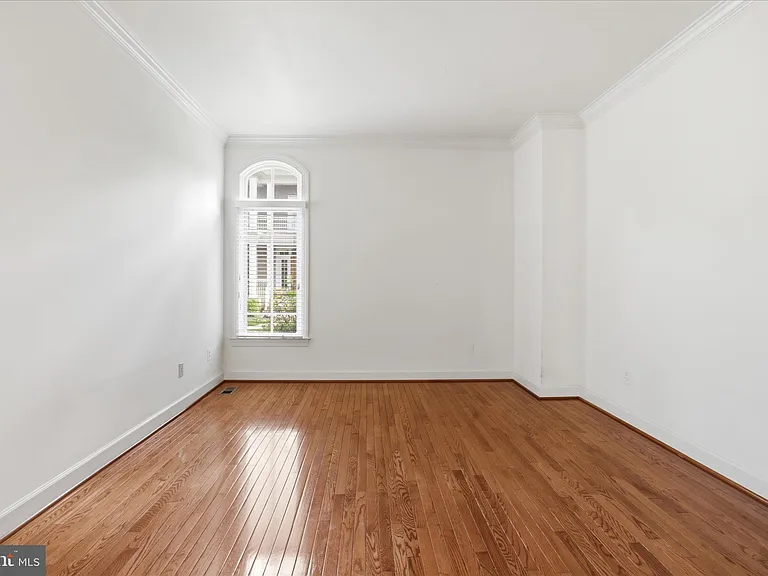 23059 Bronstein Ln — Photo 14