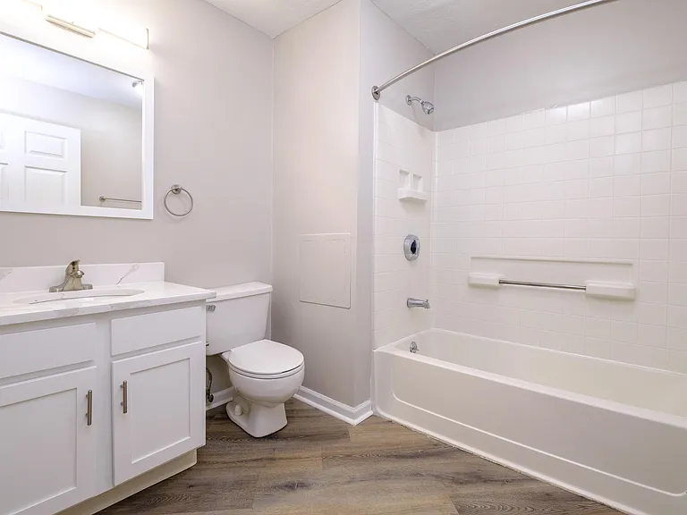 The Residence at Christopher Wren Apartments — Photo 31