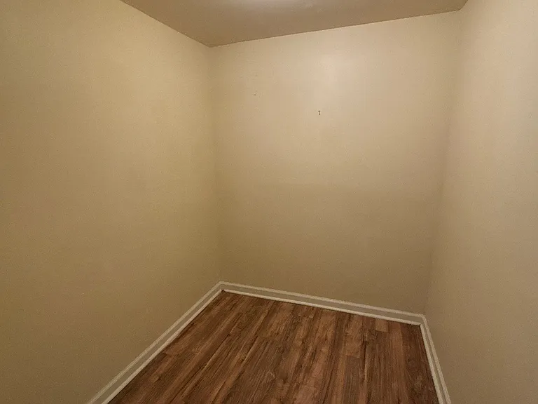 505 N College St — Photo 11