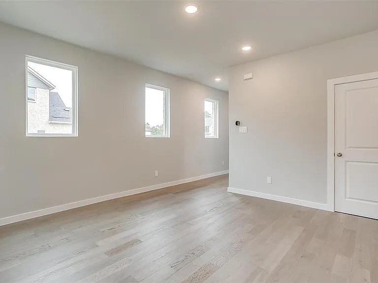 4525 Hogans Alley Dr — Photo 29