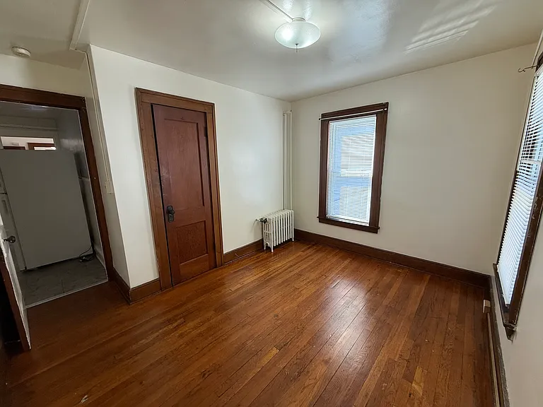 308 Roosevelt Ave #2S — Photo 9