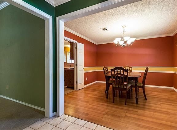 2nd image of 625 Parkridge Blvd