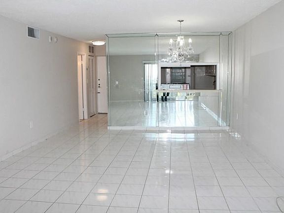 4th image of 4141 Nautilus Drive #8-E