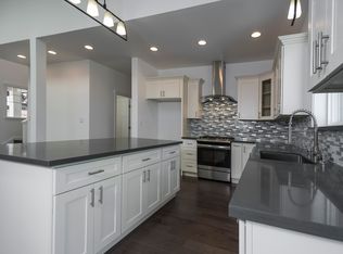 116 42nd St, Bellingham, WA 98229