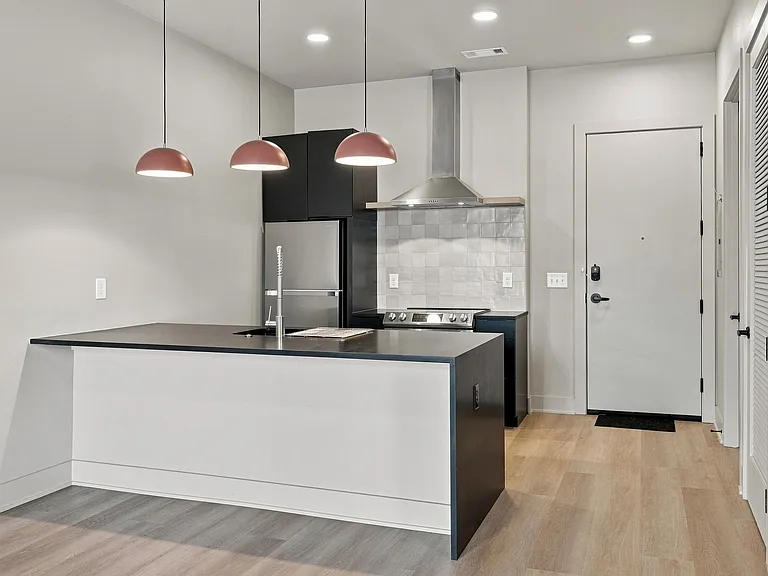 1090 Haysboro Ave #113 — Photo 8
