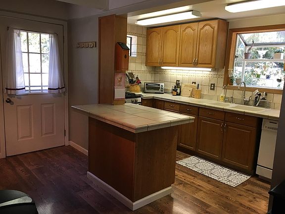 2nd image of 10313 Redwood Dr