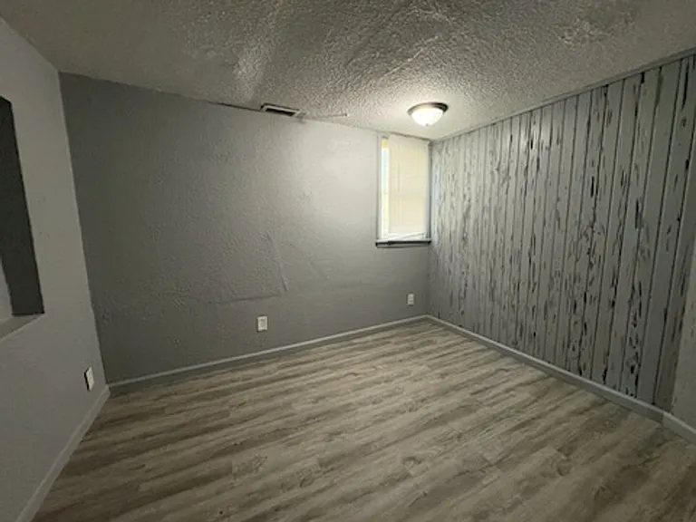 4108 Cuming St — Photo 2