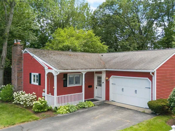 13 Wayside Drive, Bedford, NH 03110
