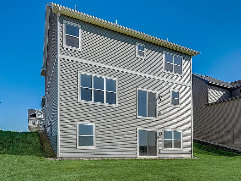 2876 Kensington Ave NE — Photo 11