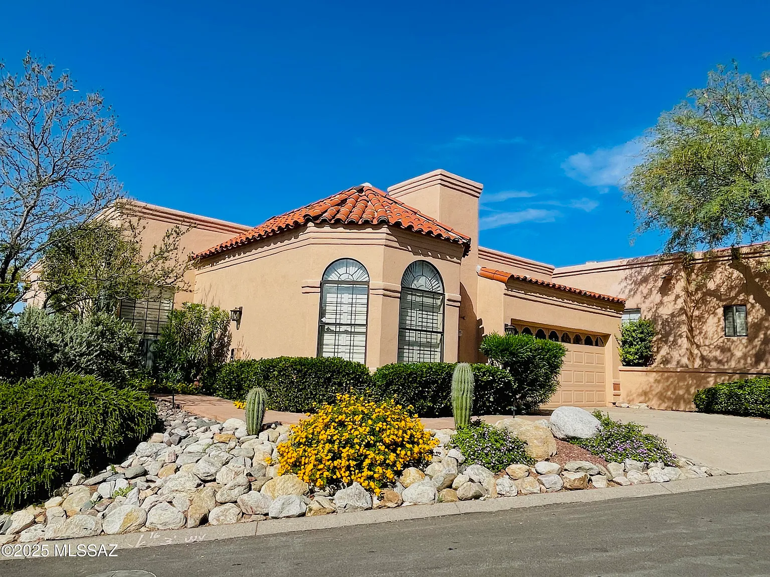 2 bed, 2.5 bath, 2174 sqft, $4,500 — Photo 2