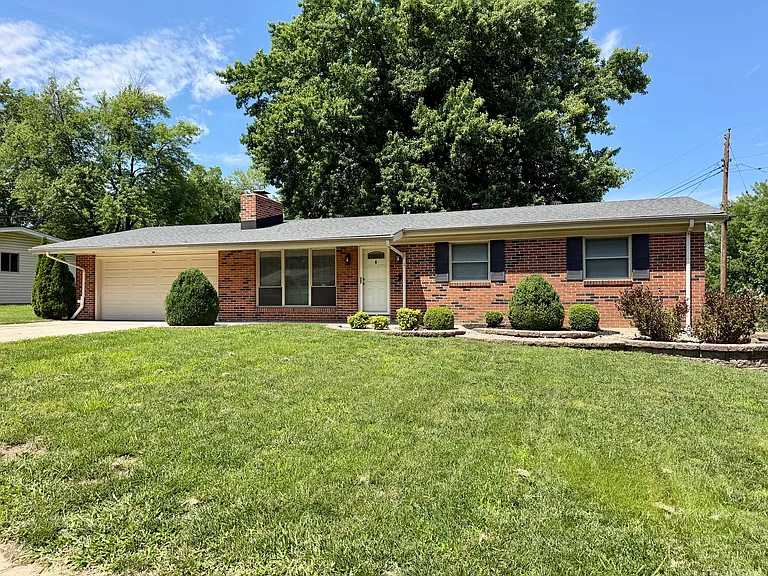 1532 Dennis Dr — Photo 1
