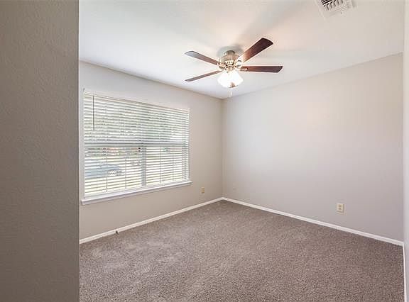 4th image of 421 Joyce Way