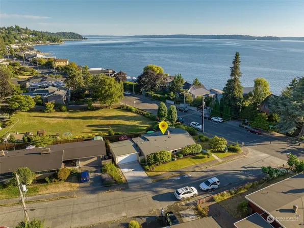 4850 Beach Drive SW, Seattle, WA 98116