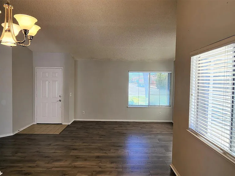 3219 W Avenue J4 — Photo 6