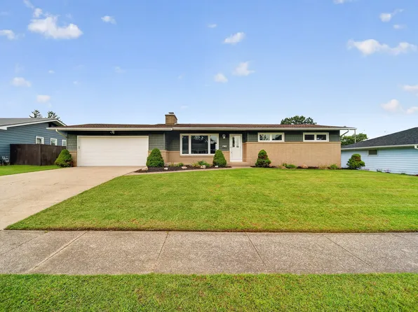 2074 Andover Ln, Erie, PA 16509