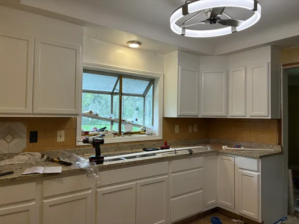 6766 Parkway Cir, Dearborn Heights, MI 48127