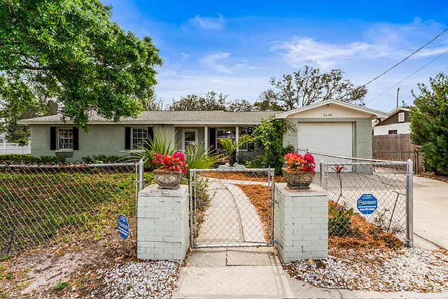 3640 W Anderson Ave — Photo 4