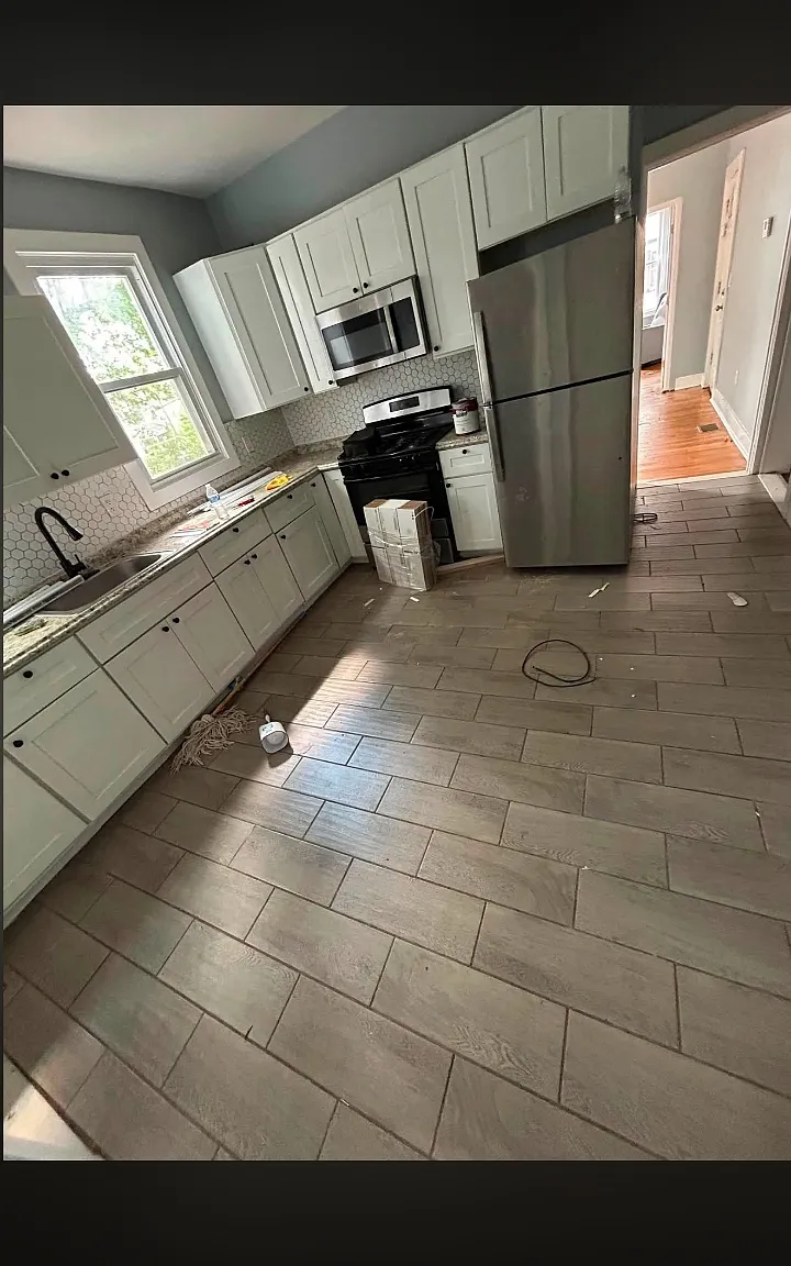 3 bed, $2,100 — Photo 1