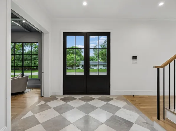 10128 Coppedge Ln, Dallas, TX 75229