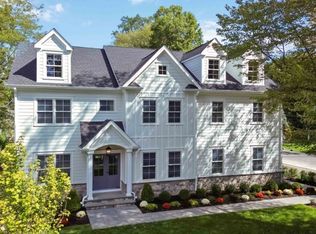 2 Whitman Dr, Chatham, NJ 07928