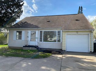 2118 Williams Blvd SW, Cedar Rapids, IA 52404