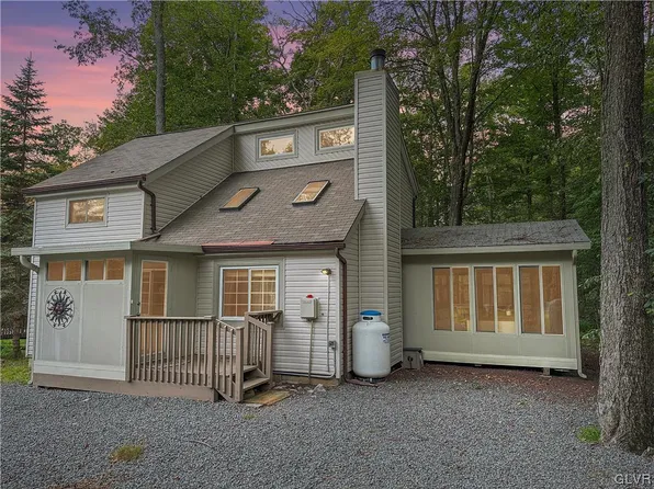 450 Maxatawny Dr, Pocono Lake, PA 18347