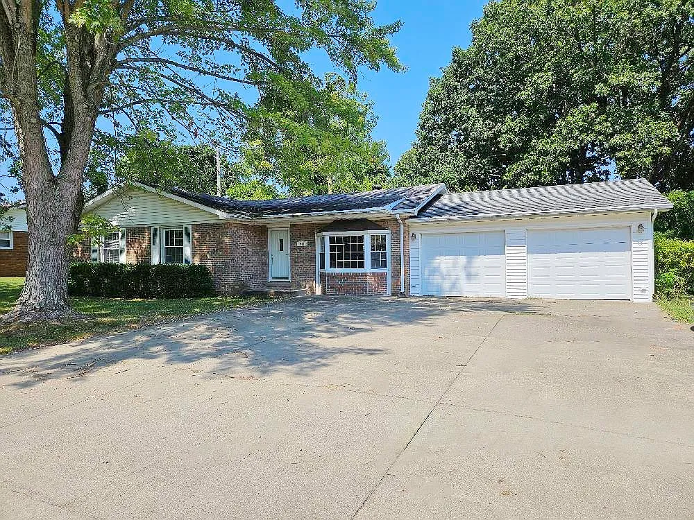 940 Hawes Blvd photo 1
