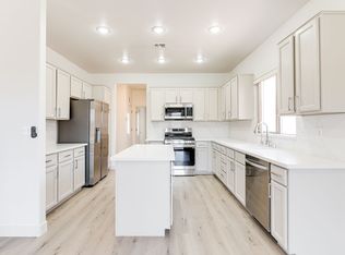 2084 Tiger Links Dr, Henderson, NV 89012