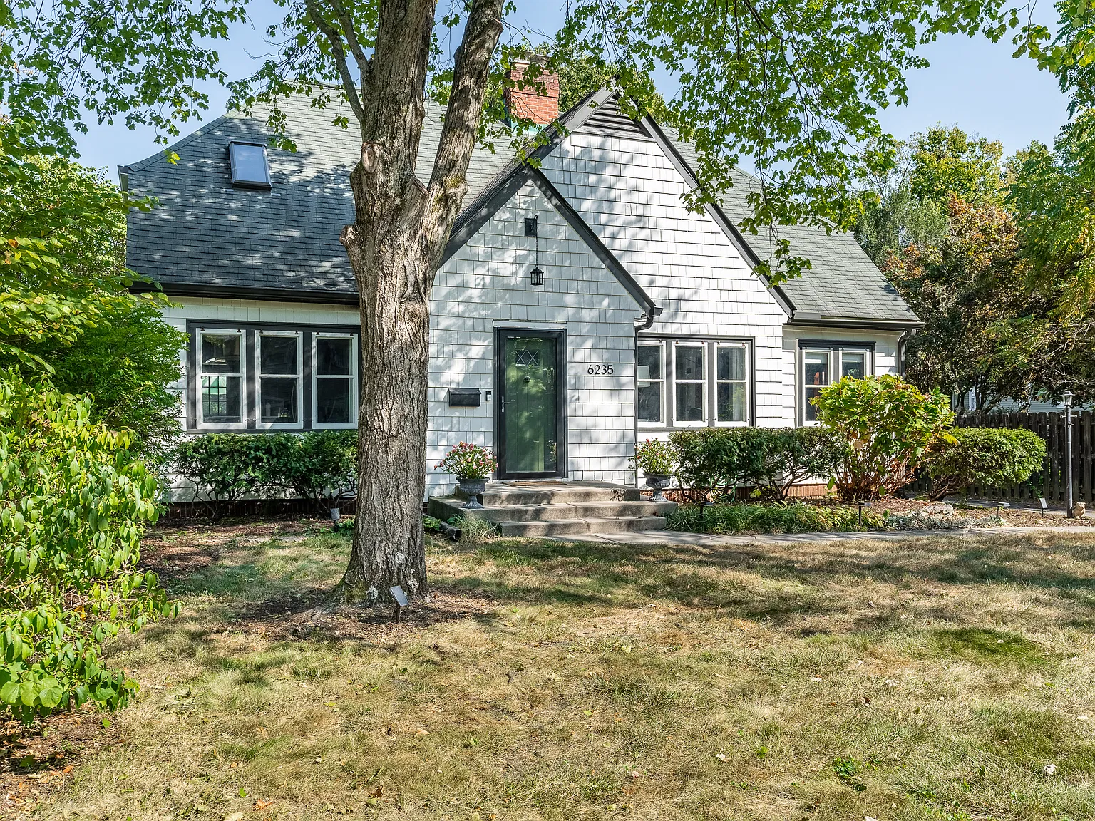 4 bed, 3315 sqft, $3,493 — Photo 3