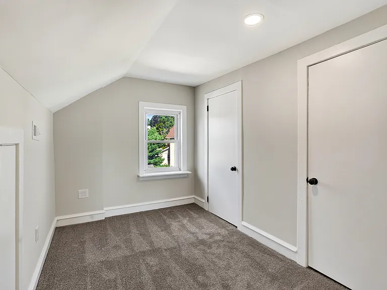 6 N Brighton Ave — Photo 34
