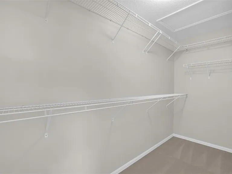 2165 Ridgewood St — Photo 24