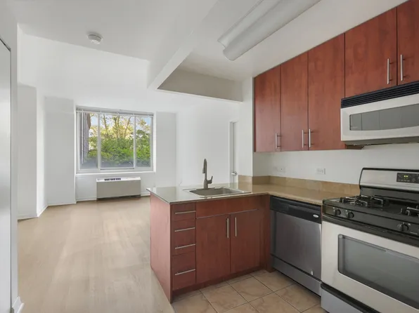 888 Main Street image 7 of 19