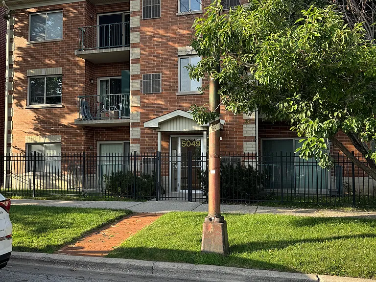 5045 N Northwest Hwy #201 — Photo 15