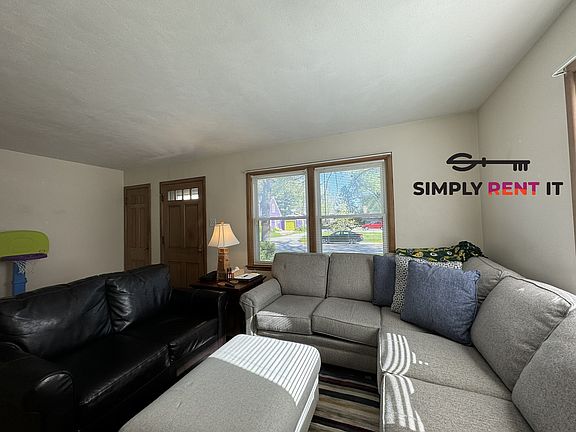 3rd image of 510 8th St