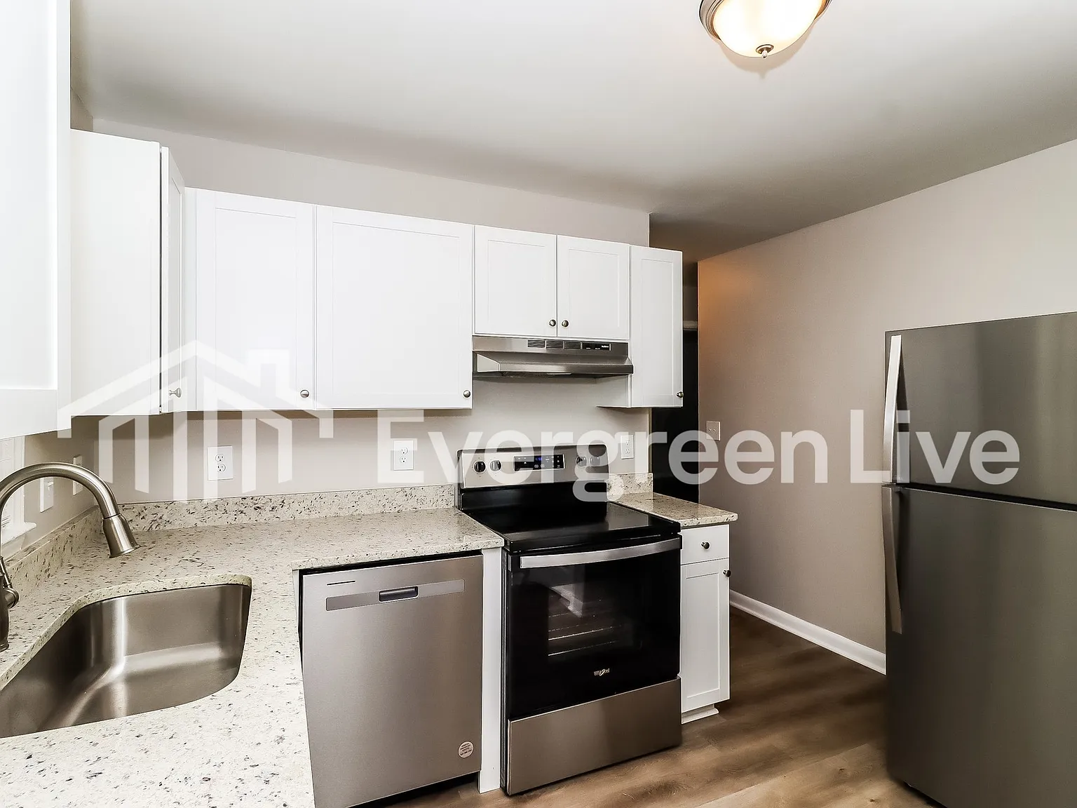 2 bed, 1.0 bath, 696 sqft, $1,195 — Photo 3