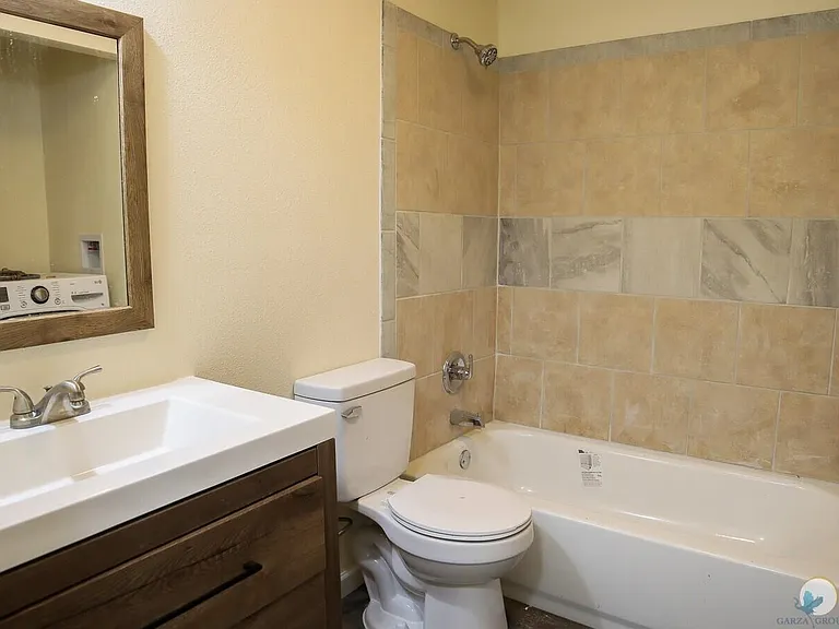 1931 Badger Rd #4 — Photo 9
