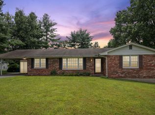 1523 Woodridge Ln, Sykesville, MD 21784