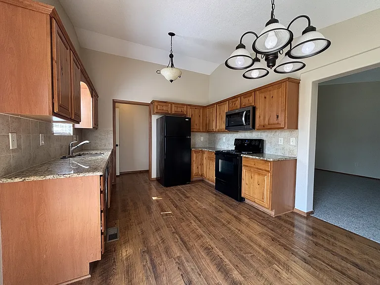 2047 N Springbrook St #1 — Photo 8