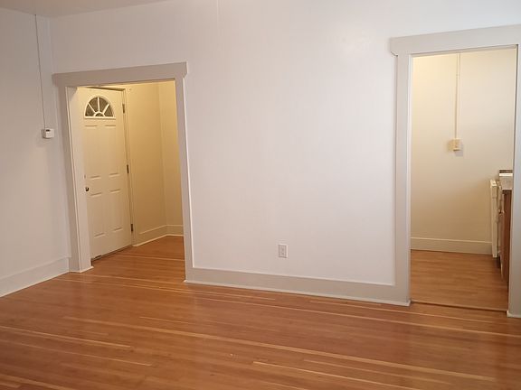 2nd image of 416 W Lewis St #110