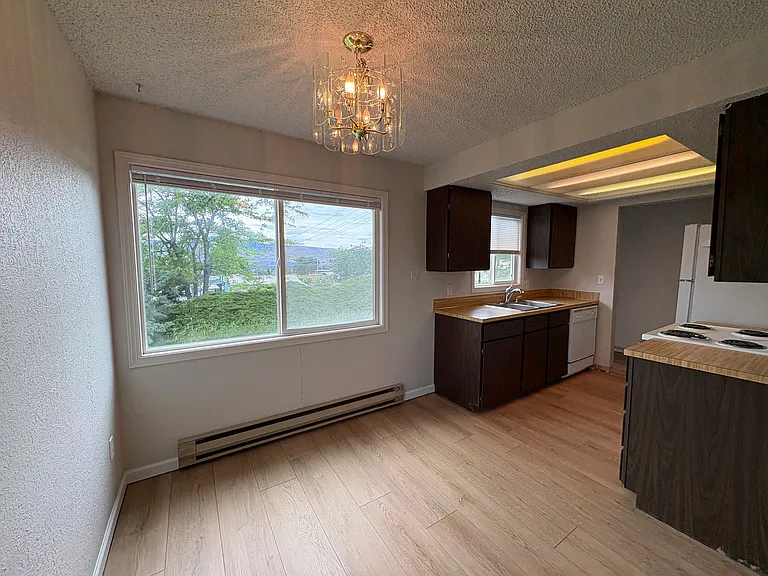 489 N Joseph Ave — Photo 8
