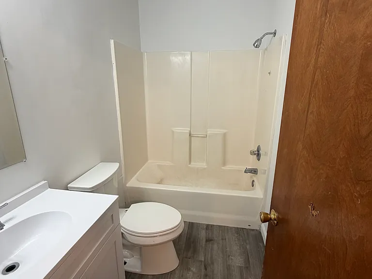 1435 Parkamo Ave — Photo 7