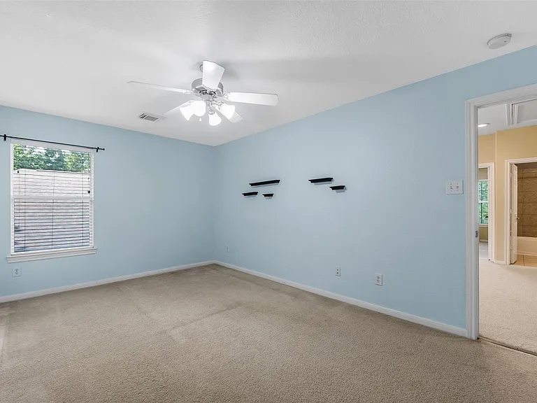 7 Ebony Oaks Pl — Photo 36