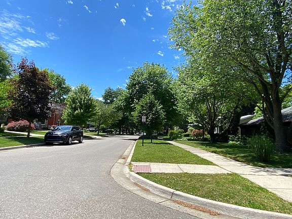 5th image of 13309 Victoria Ave