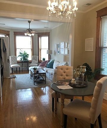 3rd image of 900 W Wrightwood Ave #3W