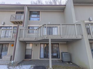 13 Clubhouse Dr, Woodbury, CT 06798