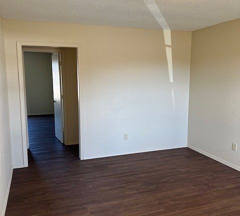 2nd image of 804 S 38th St