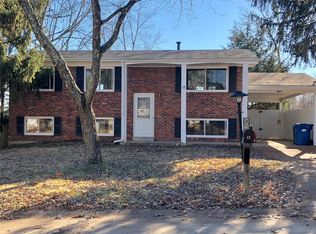 12 James Ct, Ballwin, MO 63021